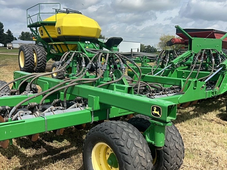 john-deere-1890-image-230