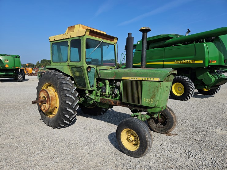 1971-john-deere-4320-image-1
