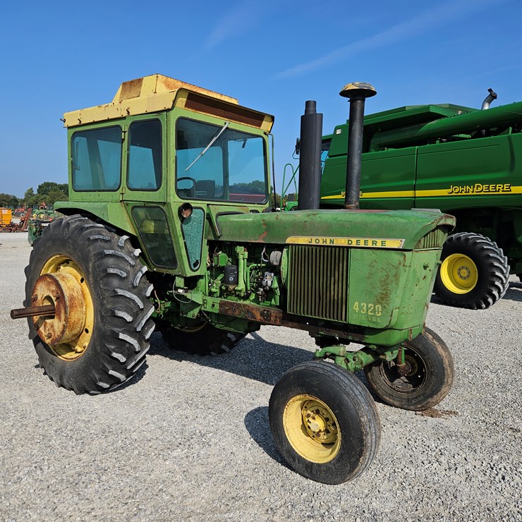 1971 JOHN DEERE 4320