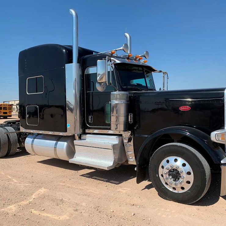 2019 PETERBILT 389