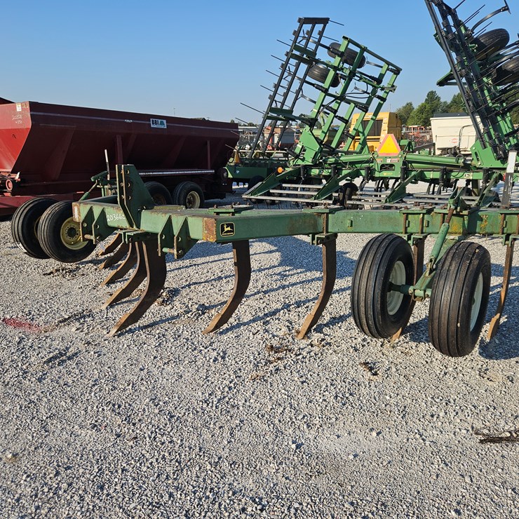 JOHN DEERE 915