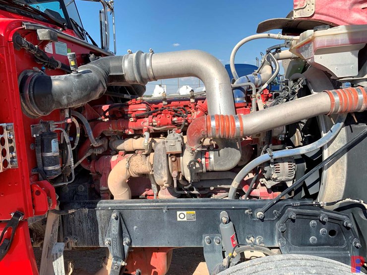 2019-peterbilt-389-image-7
