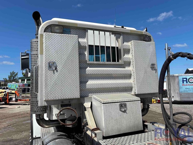 2007-kenworth-t800-image-19