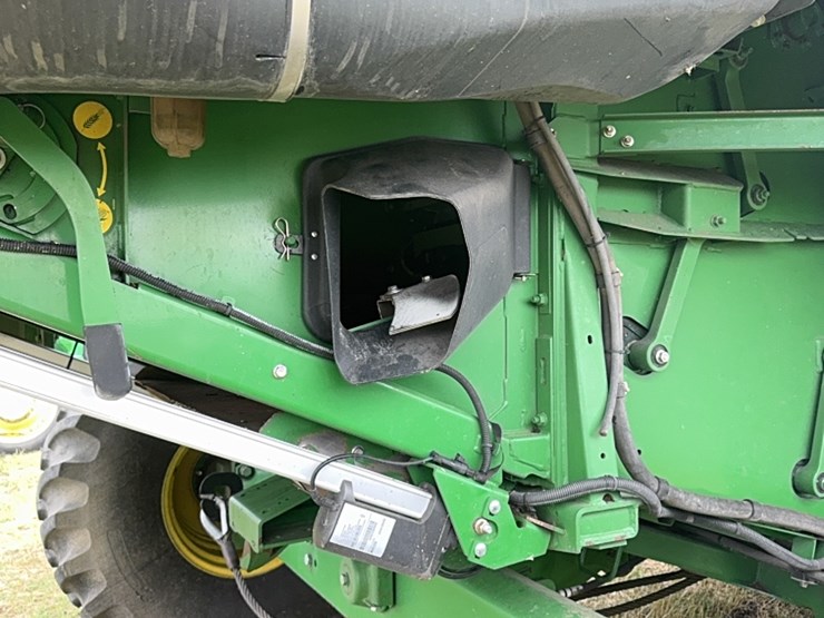 2013-john-deere-s690-image-21