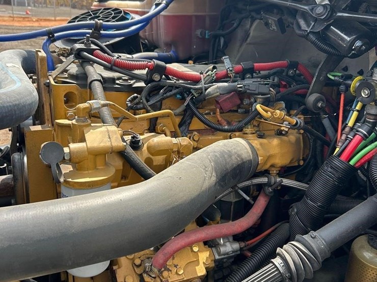 2005-freightliner-business-class-m2-106-image-32