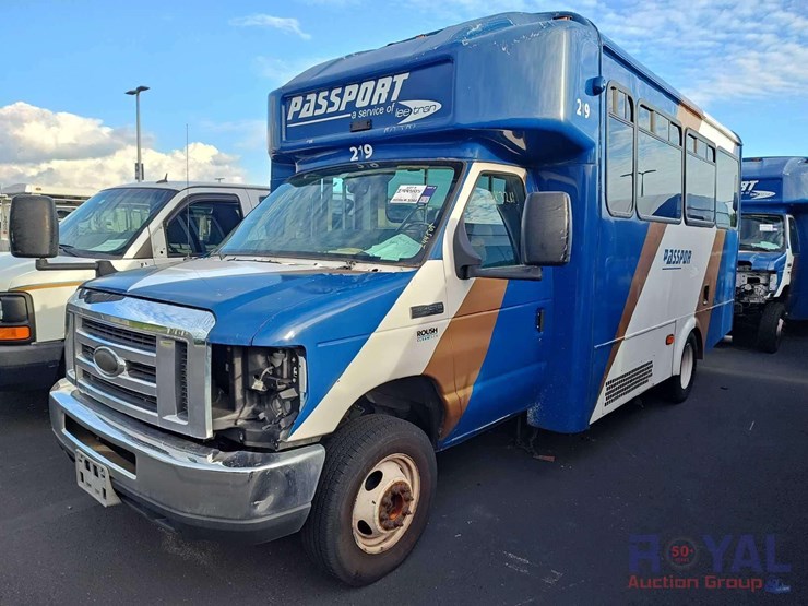 2016-ford-e450-image-1