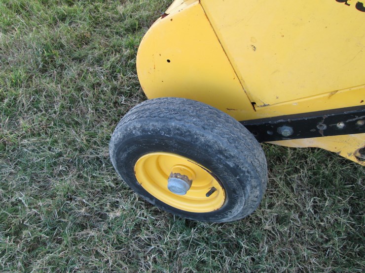 new-holland-br780-image-8