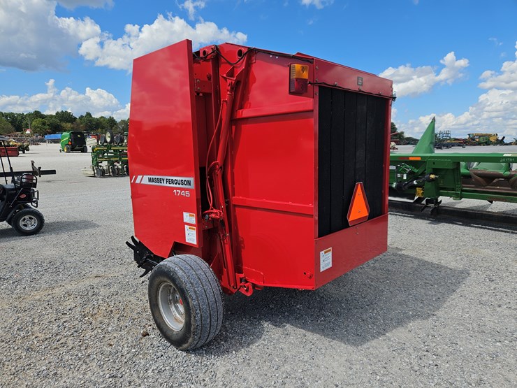 2006-massey-ferguson-1745-image-9