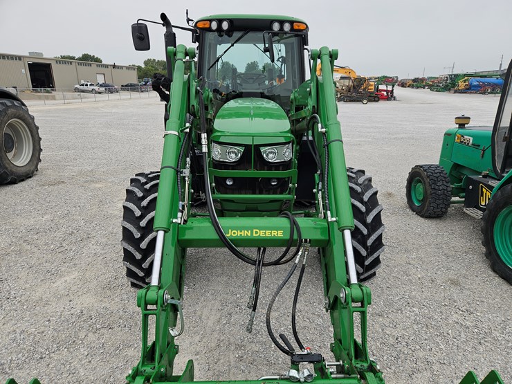 2017-john-deere-6130m-image-4
