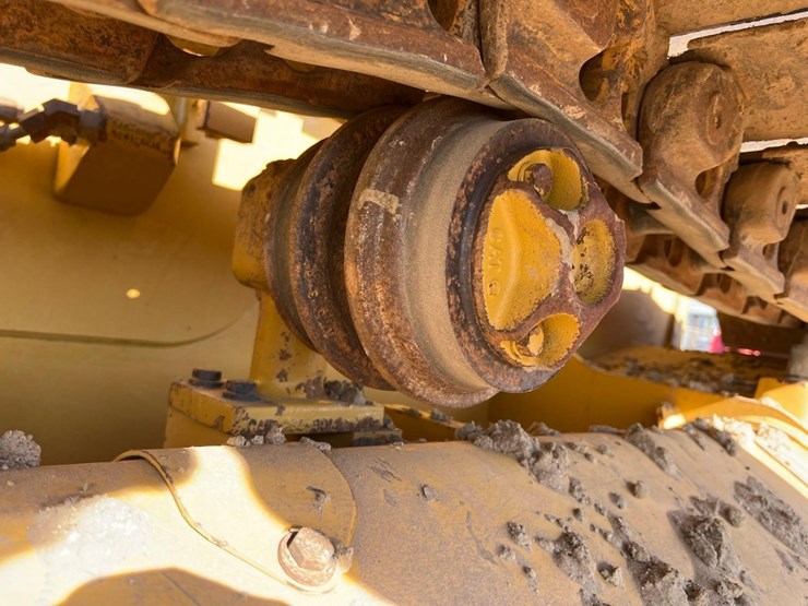 2021-caterpillar-d3-lgp-image-11