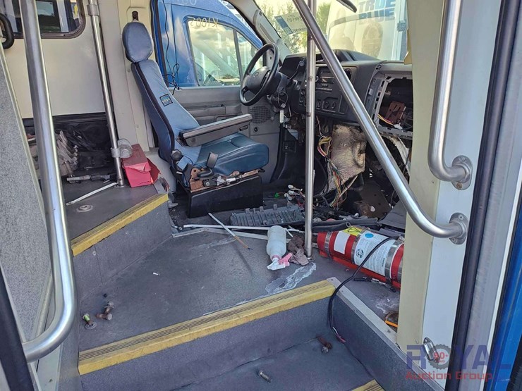 2016-ford-e450-image-7