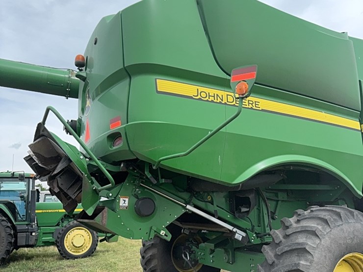 2013-john-deere-s690-image-25