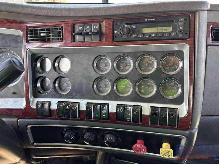 2007-kenworth-t800-image-32
