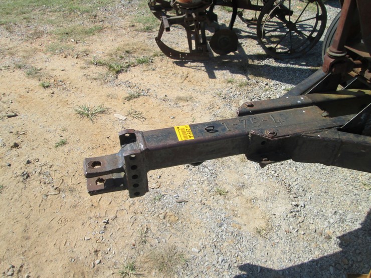 #29516-•-pull-type-fertilizer-buggy-image-22