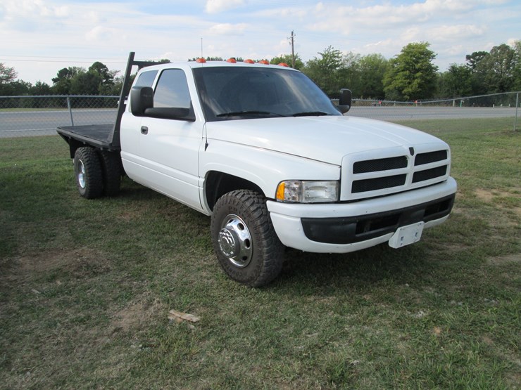 1997-dodge-3500-image-2