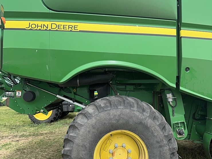 2013-john-deere-s690-image-19