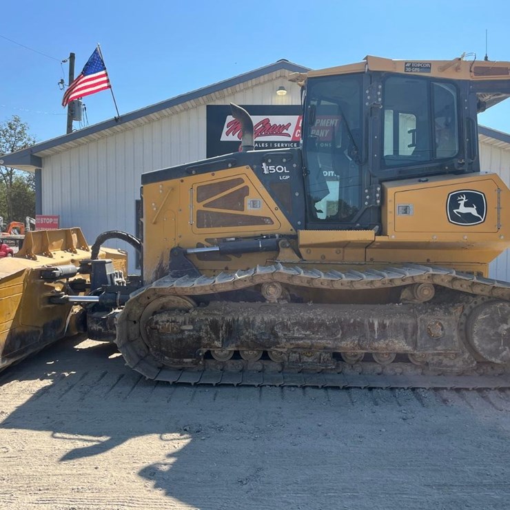 2021 DEERE 750L