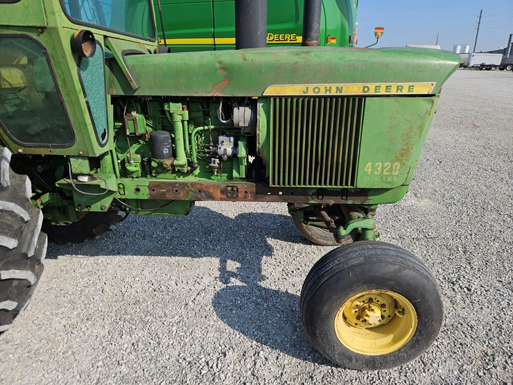 1971-john-deere-4320-image-3
