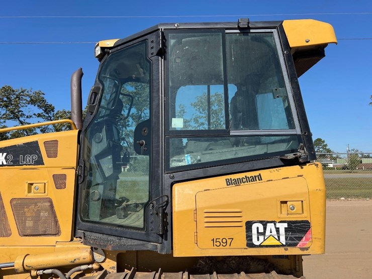 2015-caterpillar-d5k2-lgp-image-30