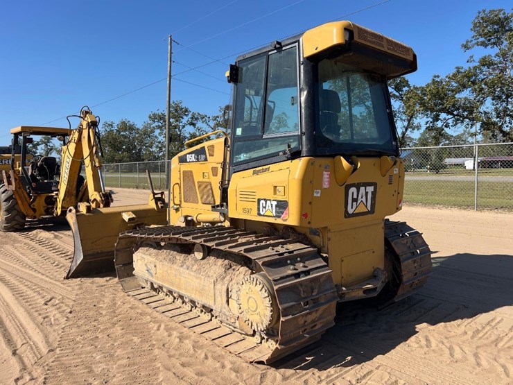 2015-caterpillar-d5k2-lgp-image-2