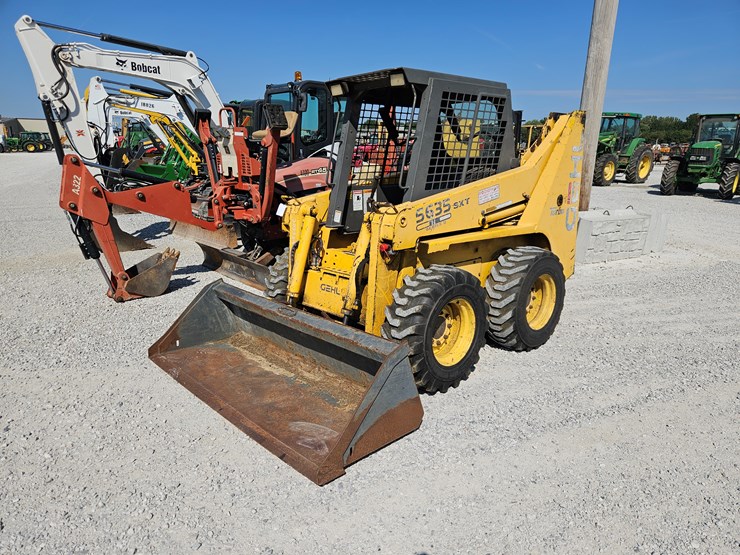 #203389-•-2000-gehl-sl5635-ii-skid-steer-image-1