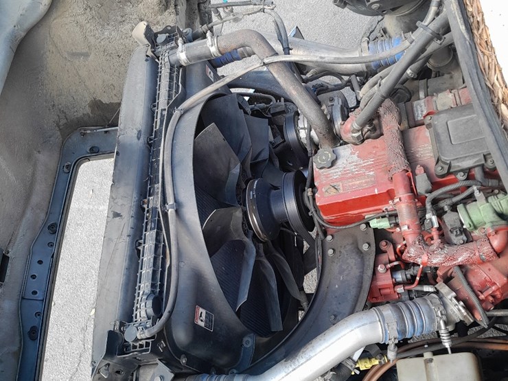 2014-freightliner-114sd-image-6
