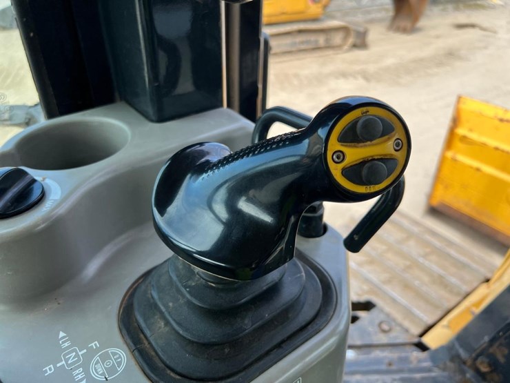 2017-komatsu-d51px-24-image-33