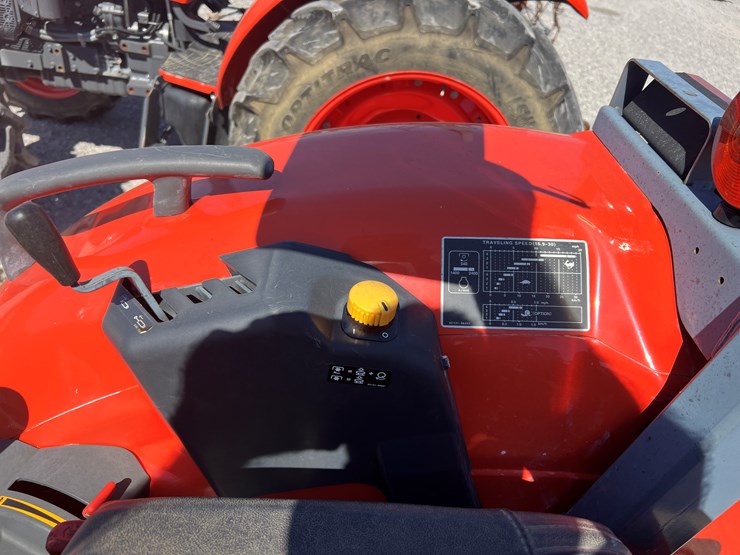 2020-kubota-m7060-image-10