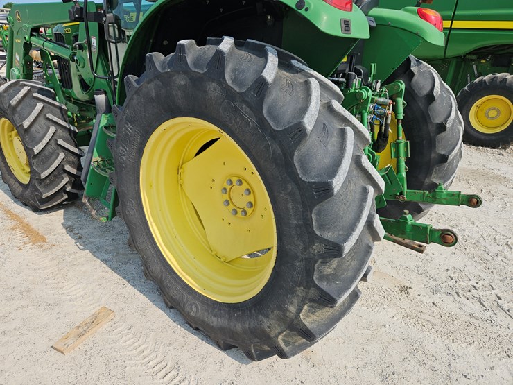 2011-john-deere-7230-image-14