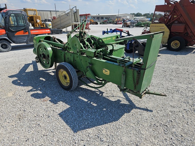 john-deere-24t-image-6