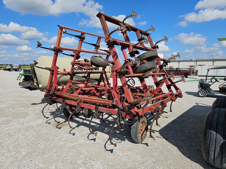 case-ih-4800-image-5