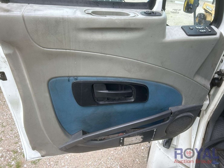 2012-international-prostar-image-10