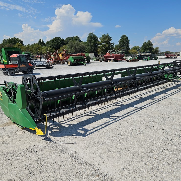 2009 JOHN DEERE 635F