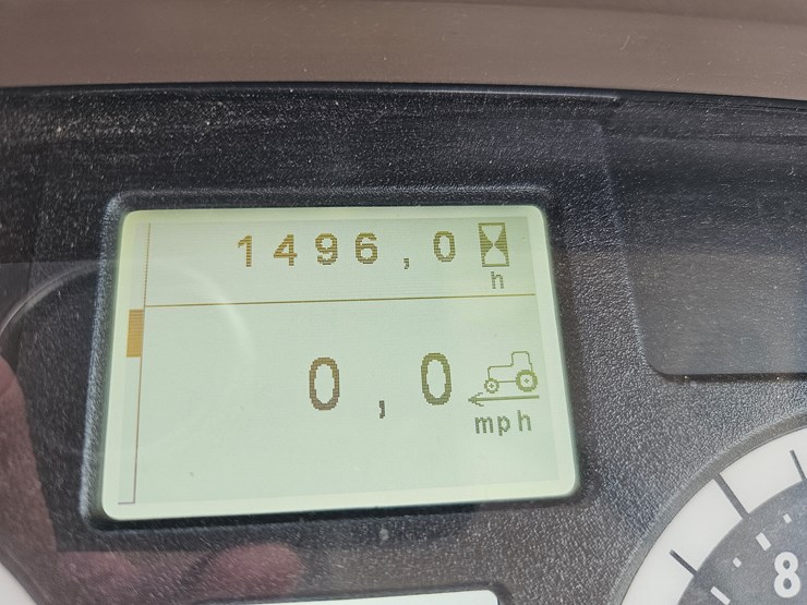 2019-john-deere-6110m-image-10