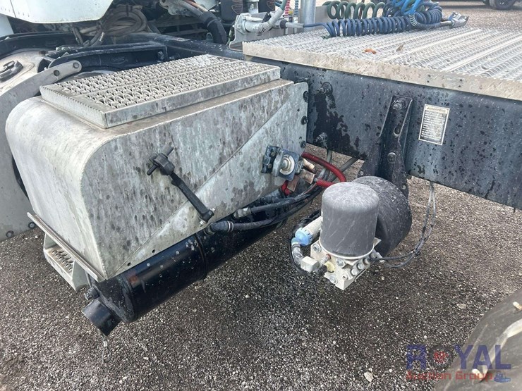 2012-peterbilt-382-image-19