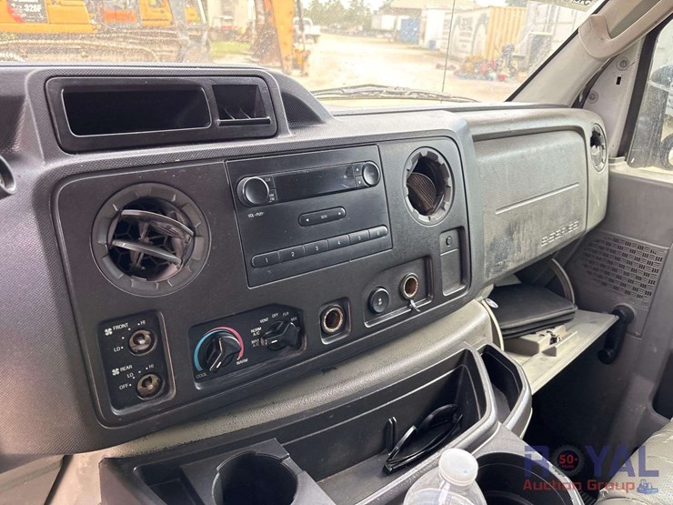 2009-ford-cargo-image-15