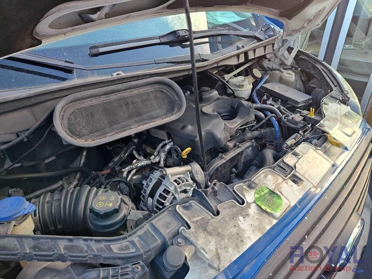 2017-ford-transit-image-31