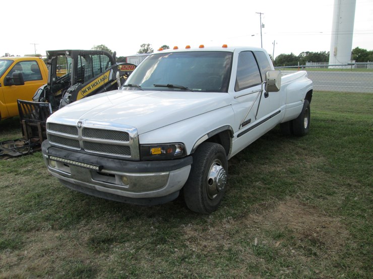 1998-dodge-3500-image-1