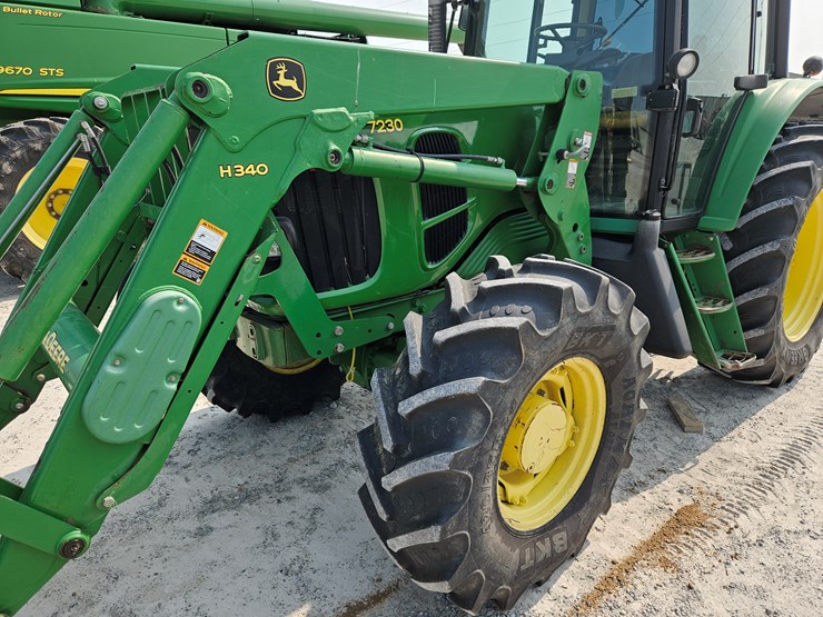 2011-john-deere-7230-image-6