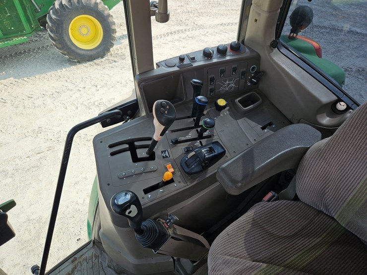 2011-john-deere-7230-image-11