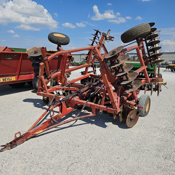 MASSEY-FERGUSON 820