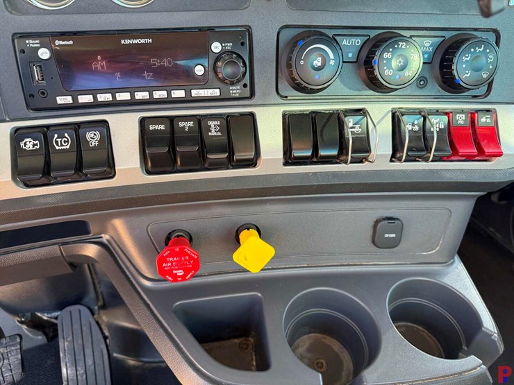 2024-kenworth-t880-image-14
