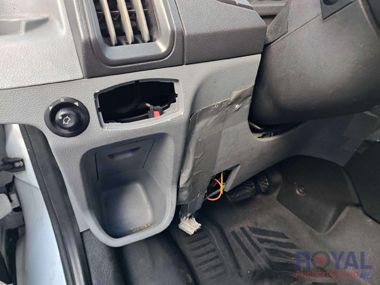 2017-ford-transit-image-11
