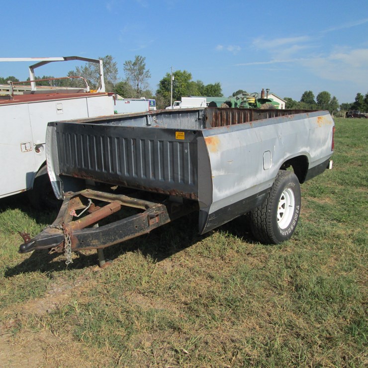 #29548 • Homemade 8' S/A Steel Truck Bed Trailer