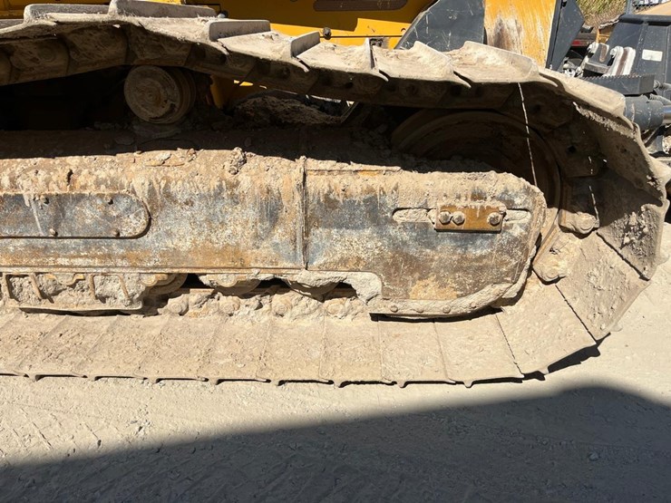 2021-deere-750l-image-18