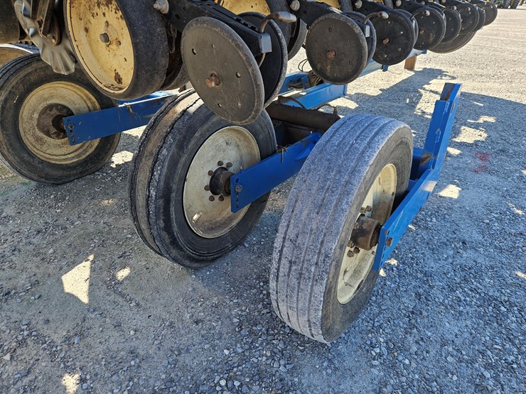 kinze-2600-image-9