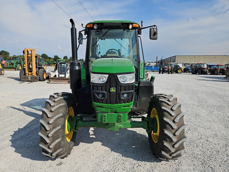 2018-john-deere-6120m-image-2