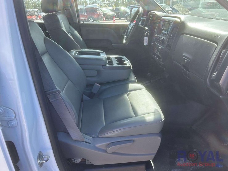 2015-chevrolet-silverado-image-28