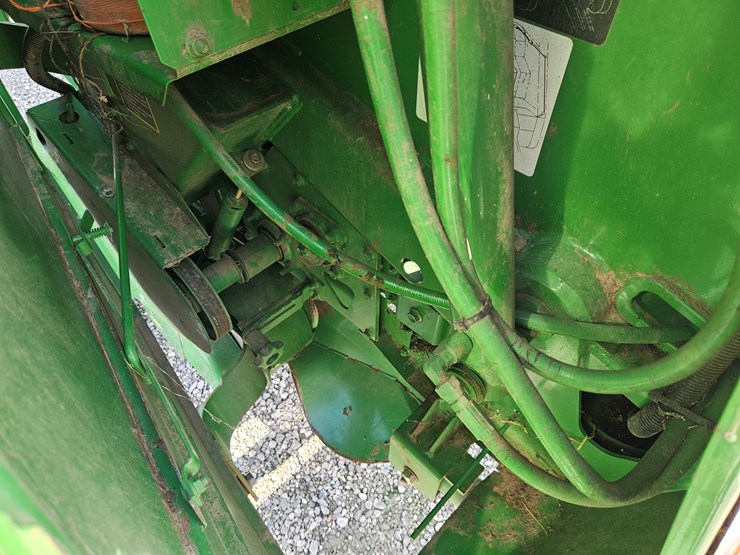 2005-john-deere-567-image-11