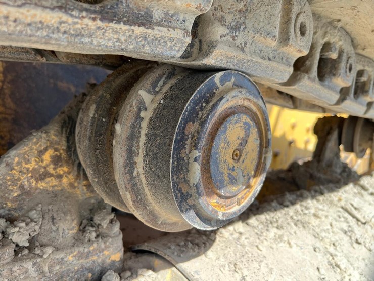 deere-750c-image-24